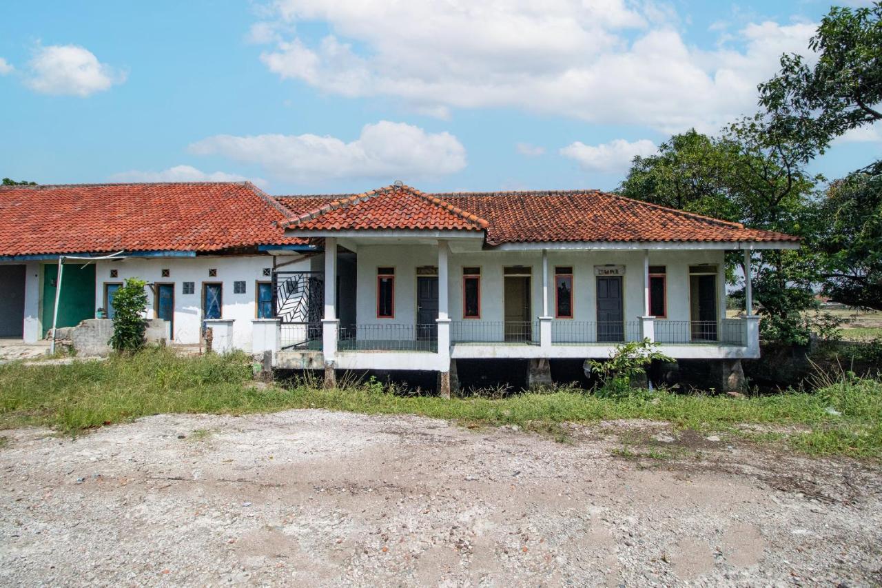 Hotel Spot On 92832 Al Mahira Syariah Majalengka Exterior foto