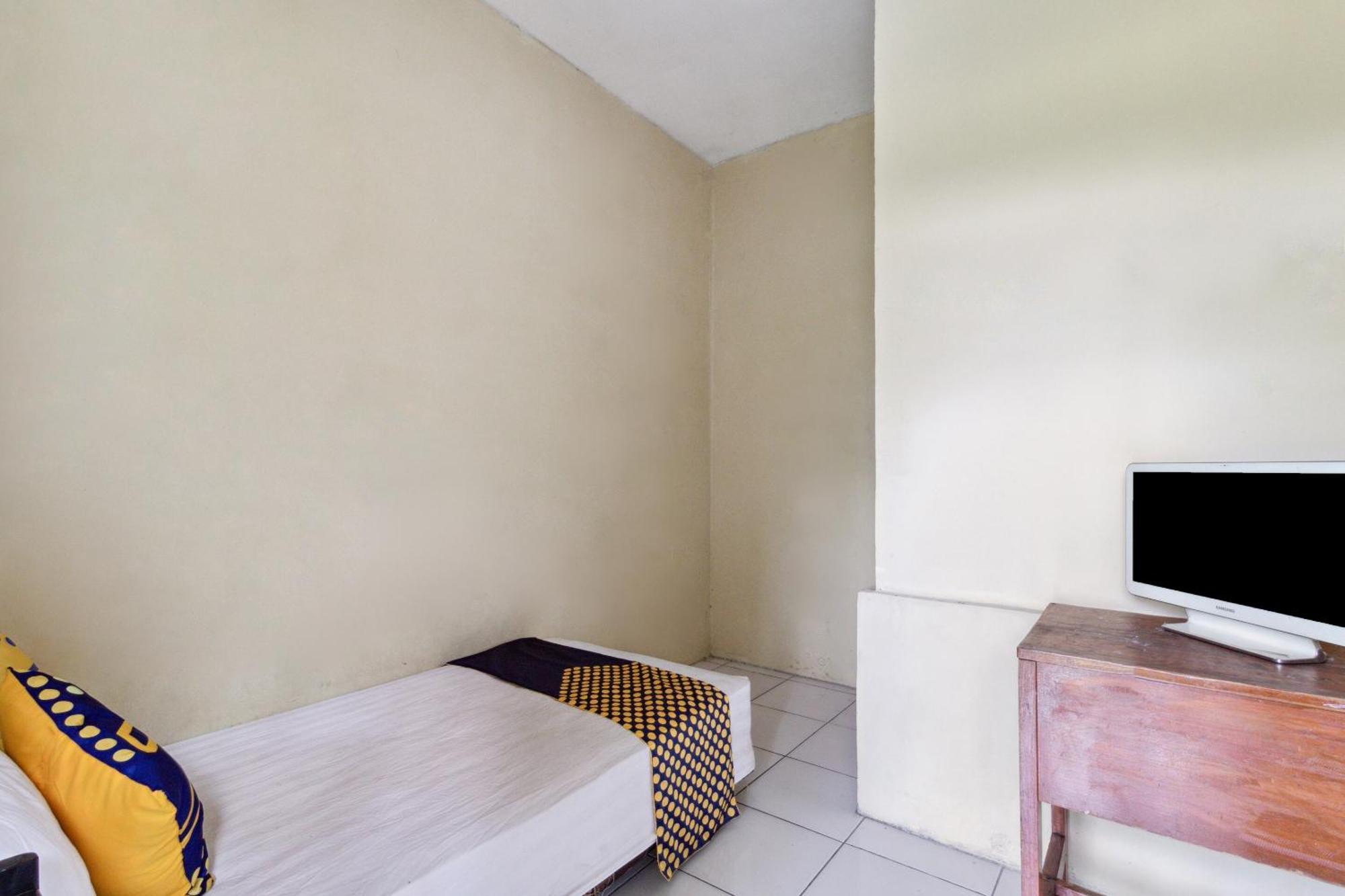Hotel Spot On 92832 Al Mahira Syariah Majalengka Exterior foto