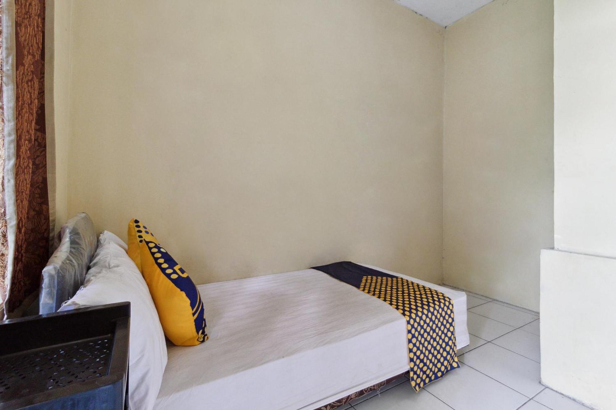 Hotel Spot On 92832 Al Mahira Syariah Majalengka Exterior foto